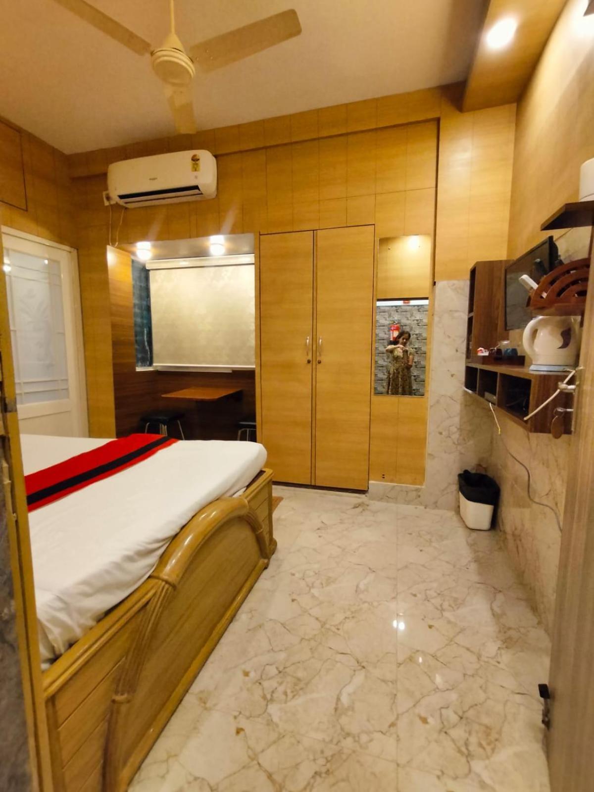 Kollolini Kolkata Bed and Breakfast Exteriör bild